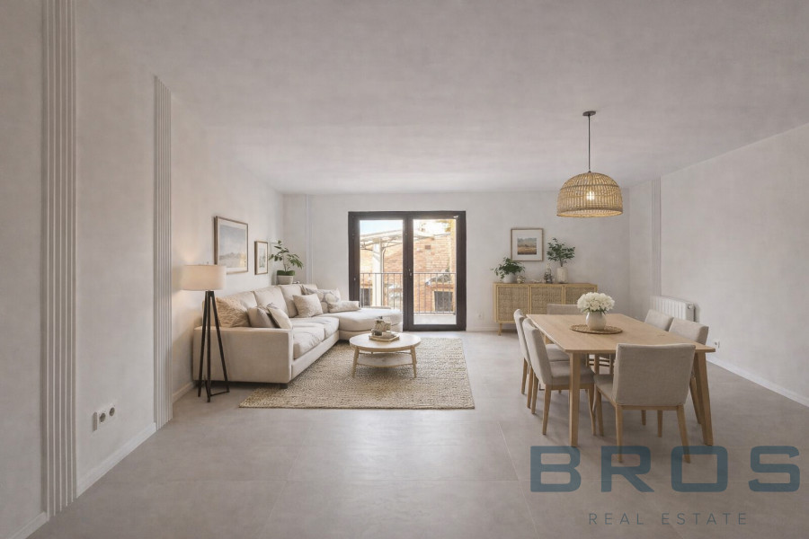 PISO REFORMADO EN EL CENTRO, A 1 MINUTO DEL MAR, CON ASCENSOR Y 2 BALCONES