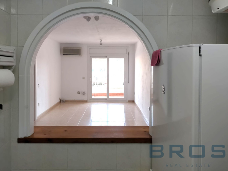 Pis de 75 m² a només 1 minut de la platja – Av. Montgó