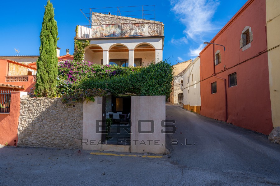 CASA DE POBLE AMB ENCANT REHABILITADA